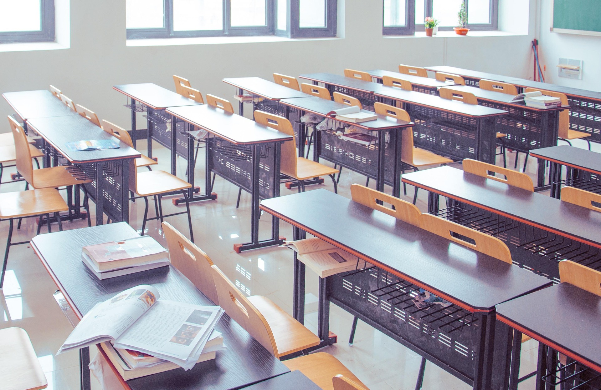 sanjiang-classroom-2787754_1920-1